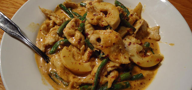 panang-curry-640x300
